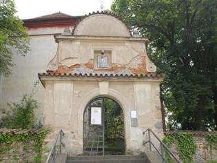 Hřbitovní zeď kostela sv. Havla