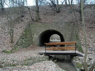 Kamenný klenutý most