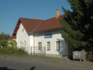 Výpravní budova ― Sázava-Černé Budy