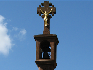 Zvonička v centru obce
